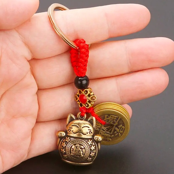 Prosperity cat keychain - Picture 2 of 5